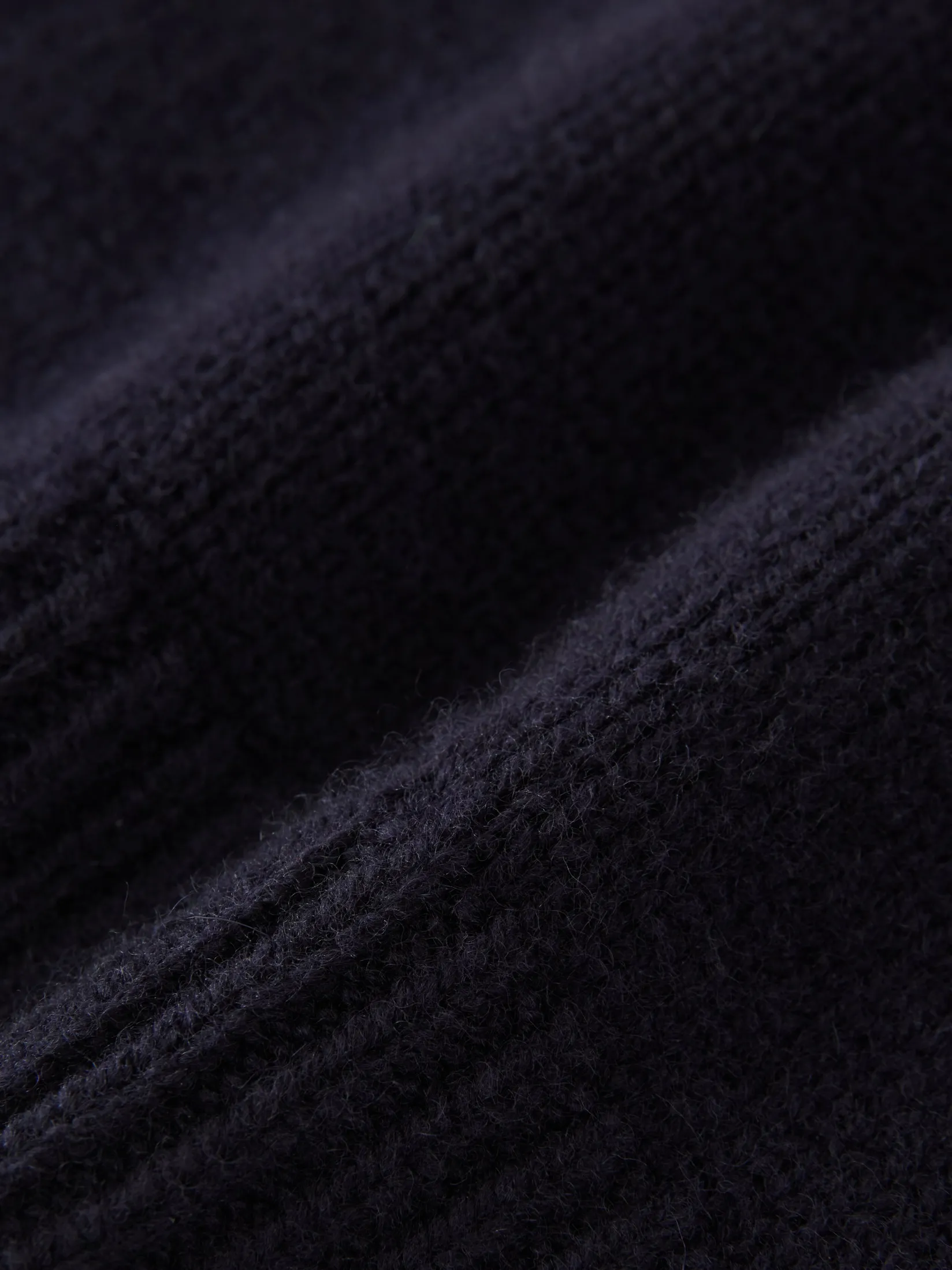Hot Studio Nicholson Hemyl Knit Darkest Navy